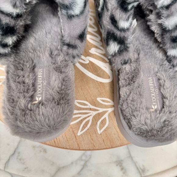 UGG by koolaburra NIB Slippers grey & black animal print,leopard Slide in Size 9 - Picture 5 of 8